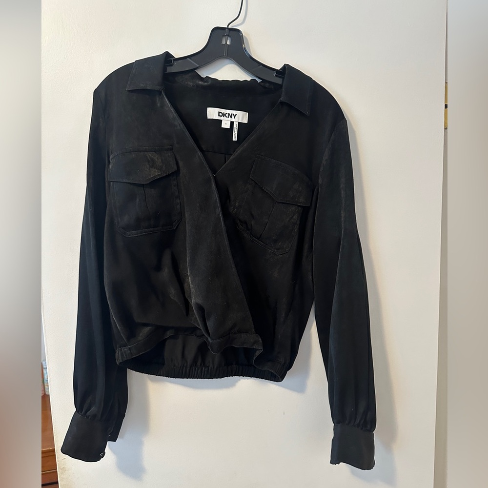 DKNY wrap-effect Black collared blouse